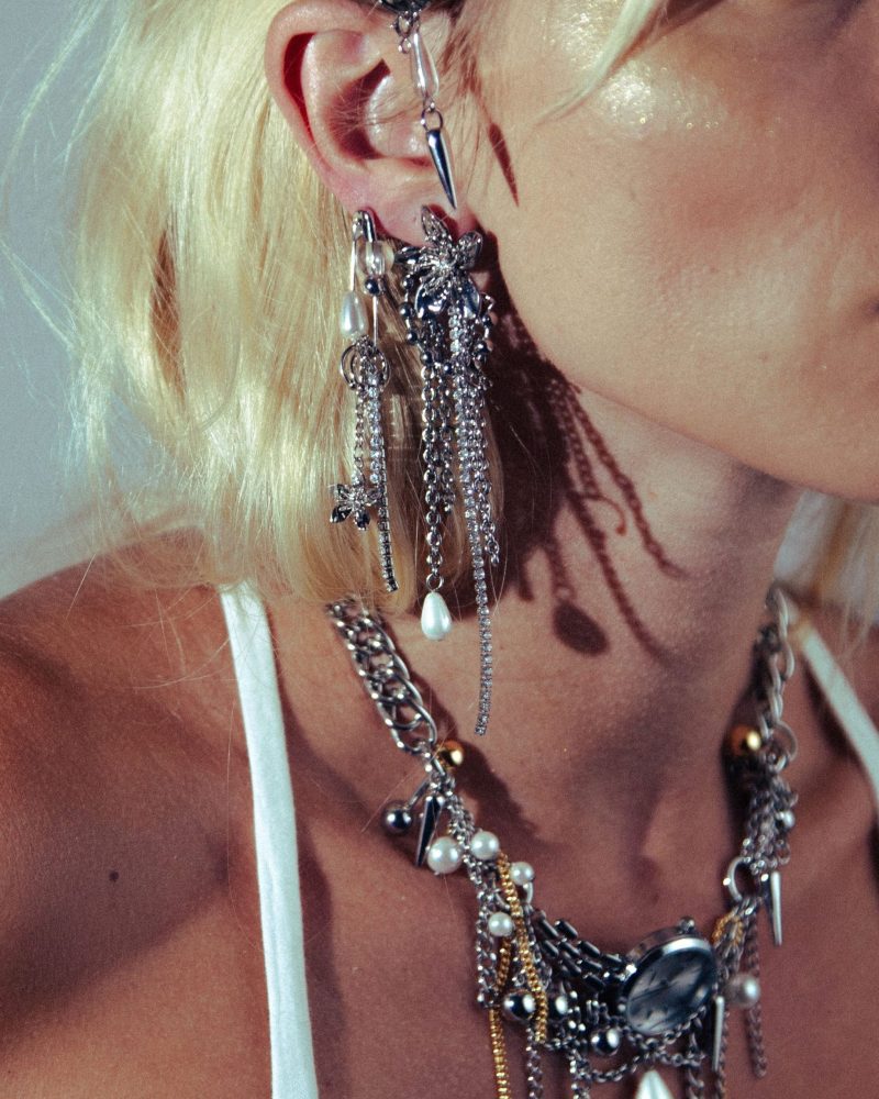 Flora Statement Earrings - Palladium Plated with CZ Stones and Pearl | Long Botanical Design - 图片 2