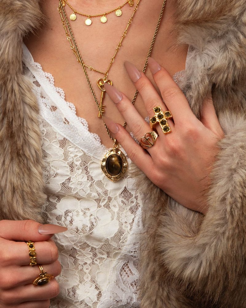 Rebel Cross Statement Ring - Gold/Silver Plated with Glass Accents - 图片 2