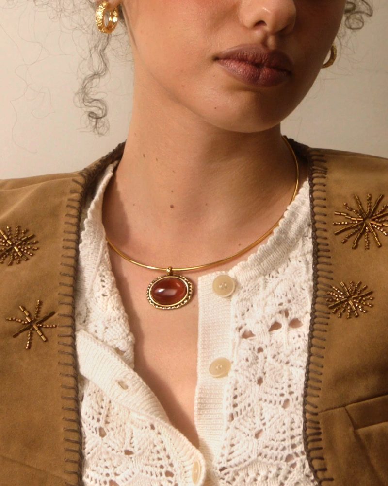 Venus Gold Collar Necklace with Red Carnelian Stone - 图片 2