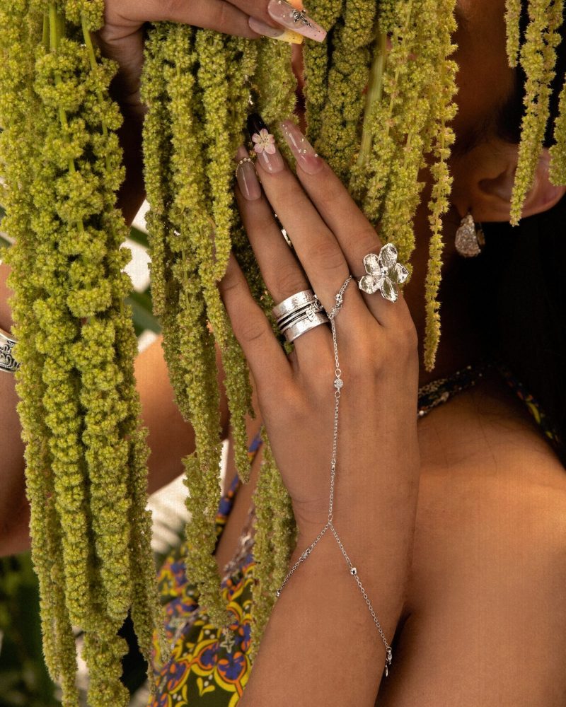 Hojas Coin Hand Chain Bracelet in Silver | Adjustable Ring & Chain - 图片 2