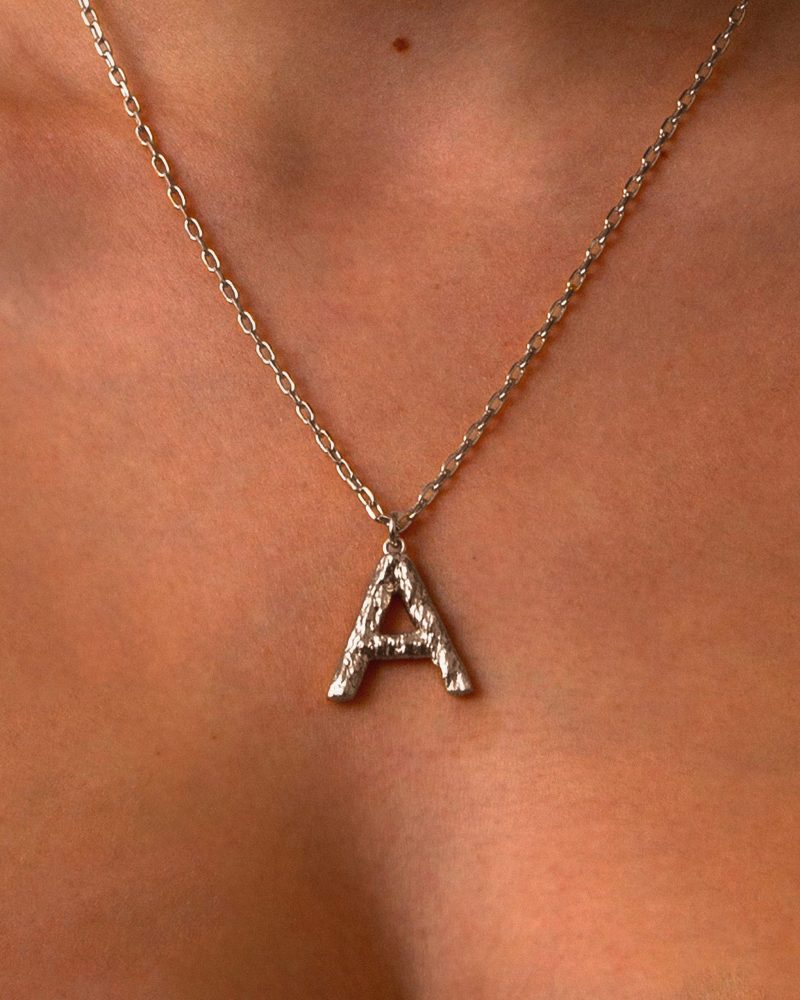 Textured Initial Letter Necklace | Personalized Silver & Gold Pendants - 图片 2