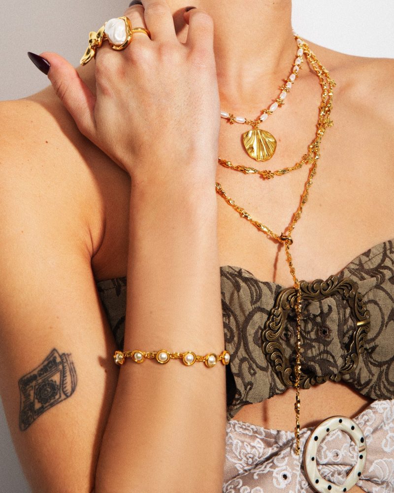 Margarita Bracelet | Elegant Gold Plated with Faux Pearls - 图片 2