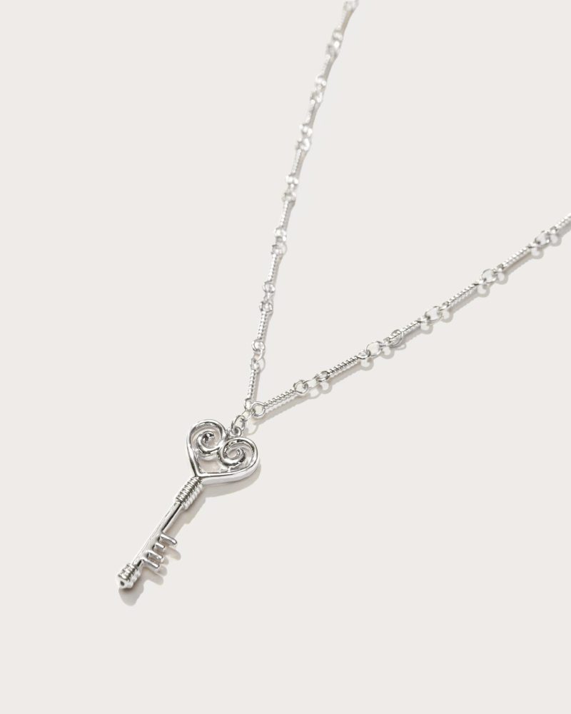 Eternal Love Lock Silver Necklace - Heart Key Pendant | Rhodium Plated Romantic Jewelry - 图片 3