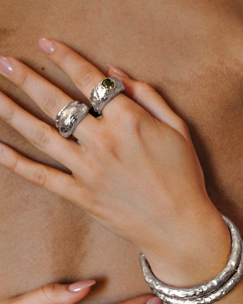 Mila Ring | Sleek Rhodium Plated Brass Ring - 图片 2
