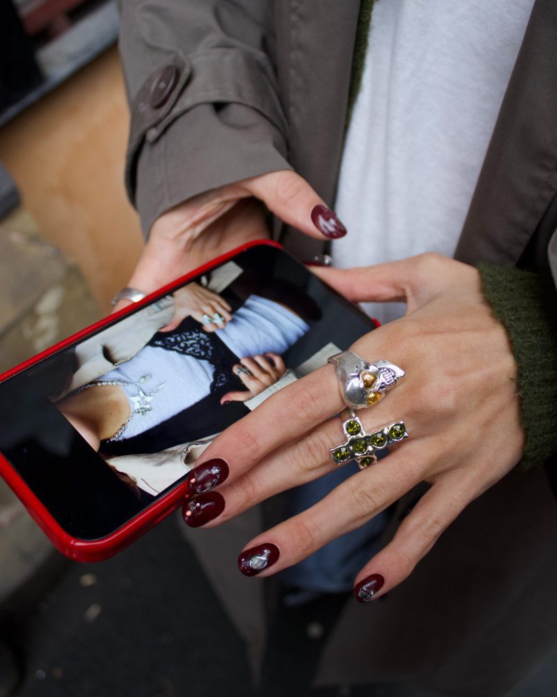 Rebel Cross Statement Ring - Silver/Gold Plated with Glass Accents - 图片 4