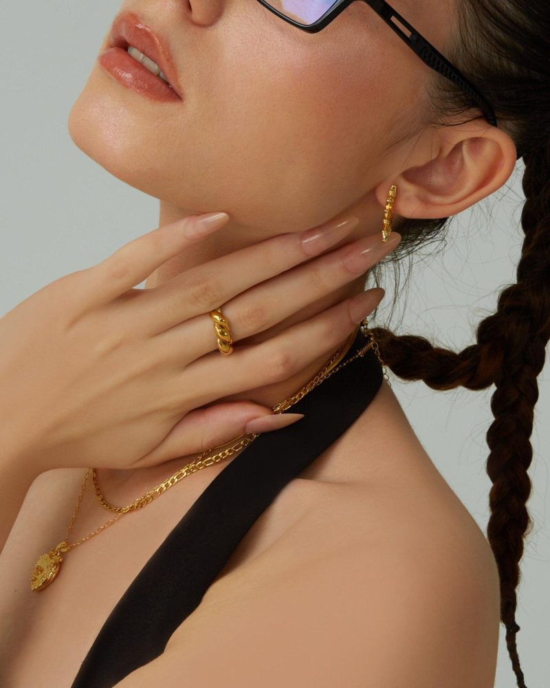 Gold Twisted Ring | Elegant Statement Piece - 图片 2