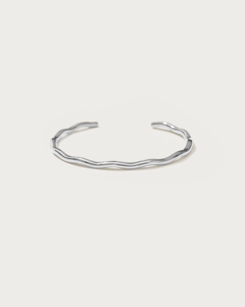 Golden Wave Bangle | Waterproof Stainless Steel Bracelet - 图片 4