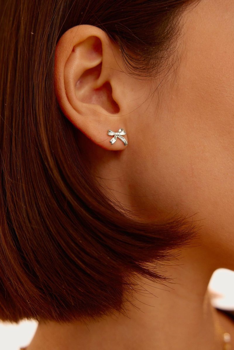 Silver Ribbon Stud Earrings - 图片 2