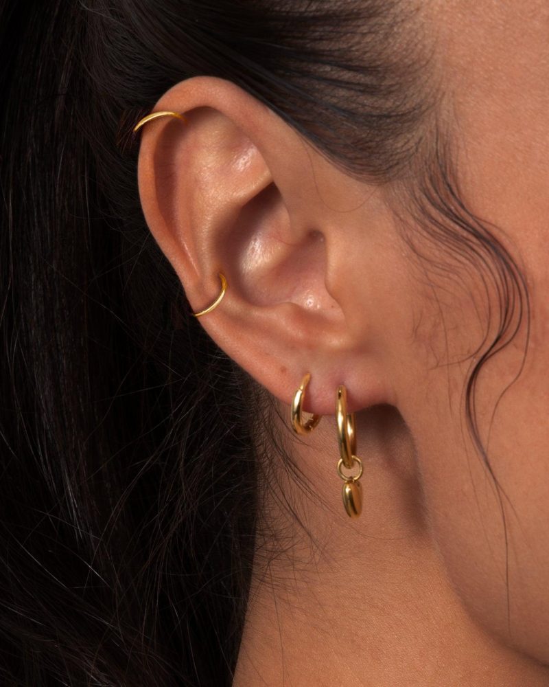 Mini Hoop Helix Earring in Gold - Waterproof & Versatile - 图片 2