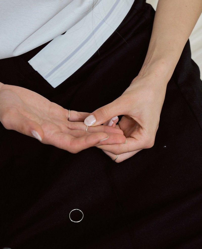 Thin Stacker Ring in Silver - 图片 2
